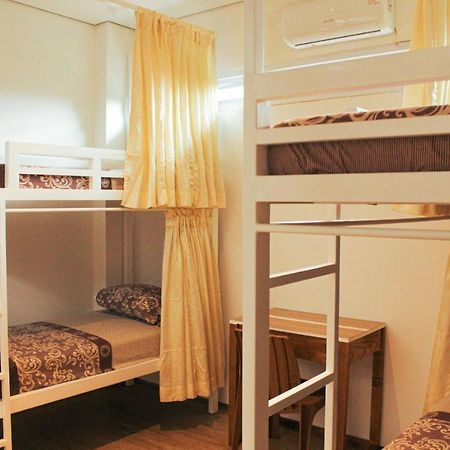 Rion Hostel Bogor Eksteriør billede