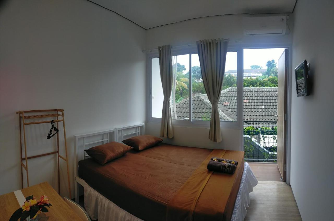 Rion Hostel Bogor Eksteriør billede