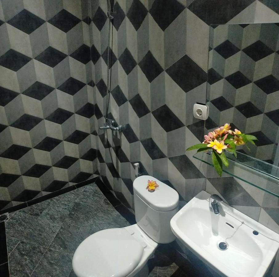 Rion Hostel Bogor Eksteriør billede