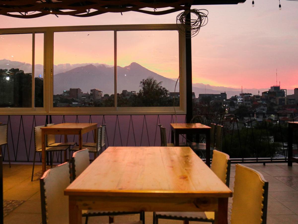 Rion Hostel Bogor Eksteriør billede