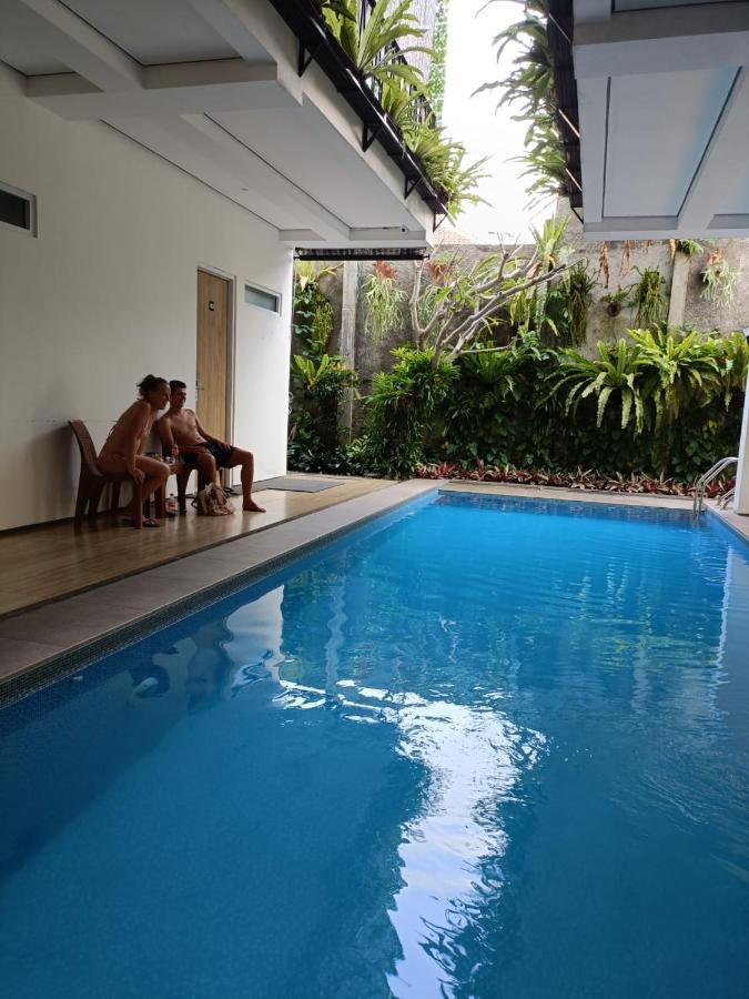 Rion Hostel Bogor Eksteriør billede