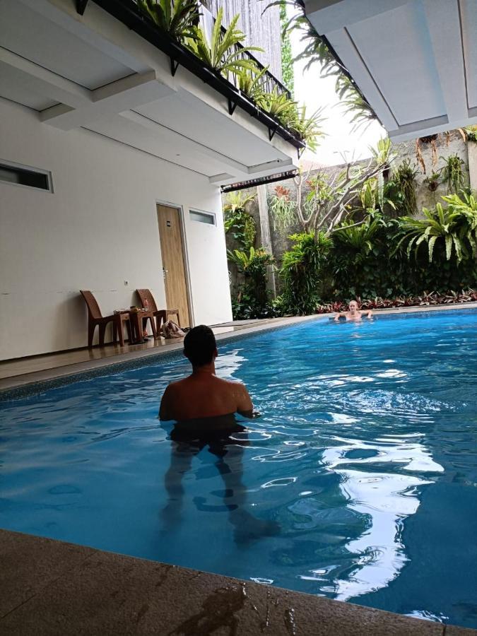 Rion Hostel Bogor Eksteriør billede
